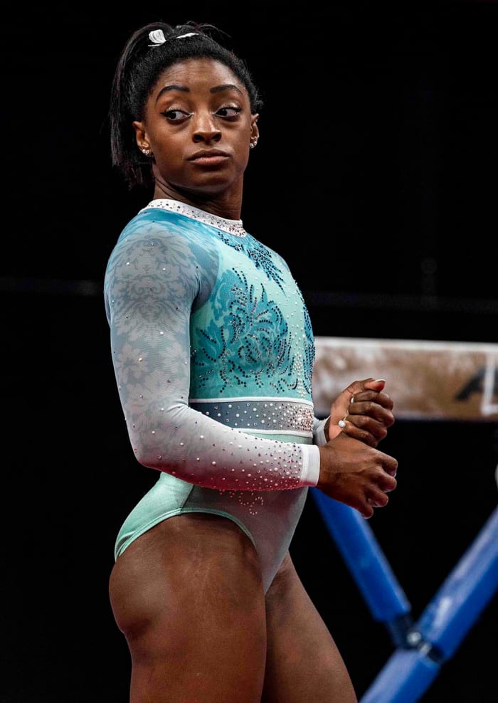 BILES02.jpg